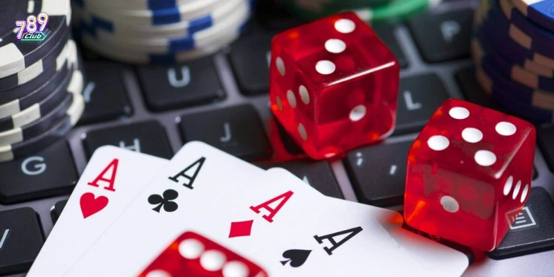 Phỏm là gì? Tổng quan về trò chơi bài hấp dẫn này